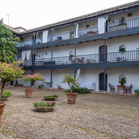 Apartamento En Monumento Historico Nacional Corral Del Conde-Duque De Olivares Seville Luaran gambar